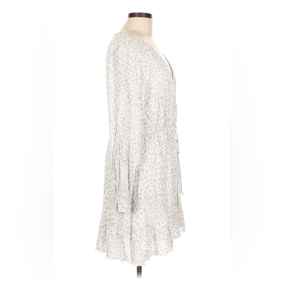 Altar’d State NWT Wrap Dress White & Gray Animal Print, Ruffle Hem Long Sleeve L - Picture 3 of 5